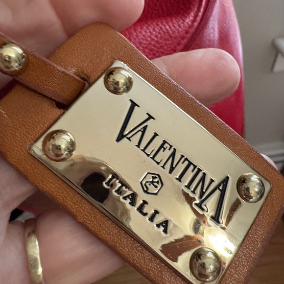 NEW VALENTINA Italy Red Tan Leather Lg Crossbody Bucket Shoulder Bag 2 top zips - Picture 7 of 14